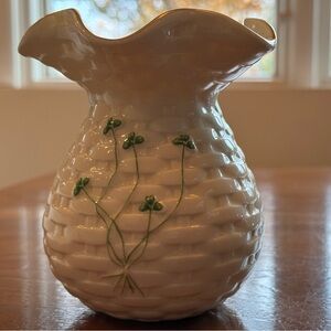 Shamrock basket weave vase- 5 inch high